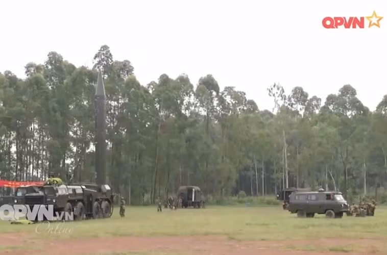 Đề tài còn đề xuất thực hiện thiết kế, chế tạo giá đo chuyên dụng để đo các tham số của các cụm linh kiện thành phần trong khối và tham số tổng hợp của cả hộp chuyển mạch 1SB-16 nguyên bản và cải tiến. Nguồn ảnh: Kênh QPVN