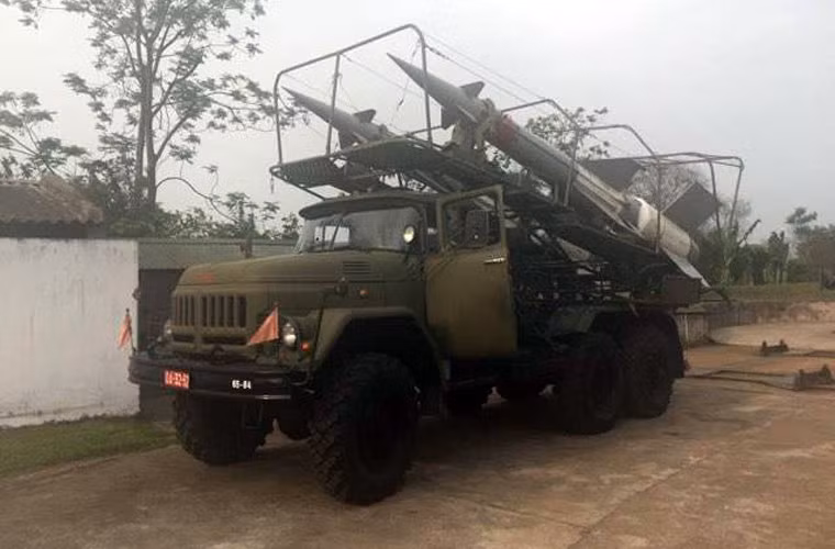 Những năm gần đây, thực hiện chủ trương xây dựng Quân chủng PK-KQ: “Cách mạng, chính quy, tinh nhuệ, hiện đại”, Sư đoàn 365 đã nhanh chóng tiếp cận trang bị khí tài mới và khí tài cải tiến; triển khai nhiều biện pháp nâng cao chất lượng huấn luyện, làm chủ khí tài trang bị. Trình độ, khả năng SSCĐ, tác chiến từng bước được nâng lên.