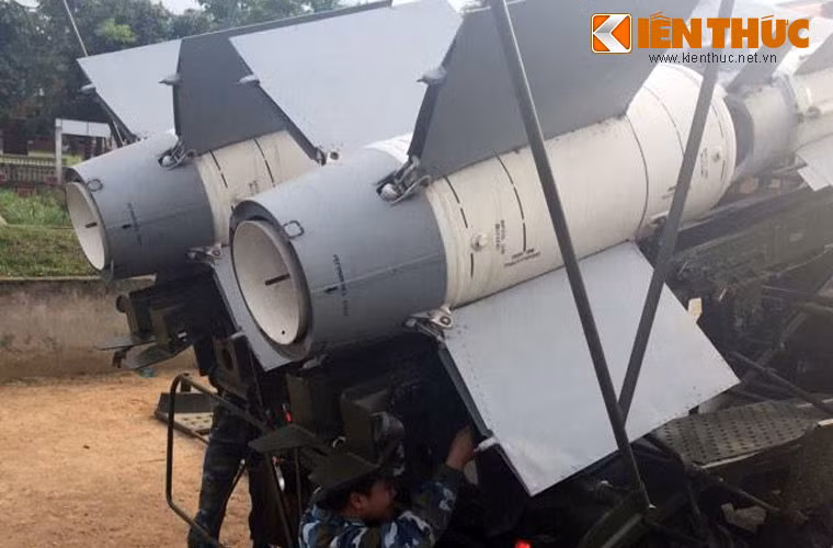 Các kíp chiến đấu của sư đoàn luôn được tổ chức huấn luyện chu đáo, chặt chẽ, trong đó yêu cầu lớn nhất là khả năng cơ động và phát hiện, quả lý, tiêu diệt mục tiêu trên không.