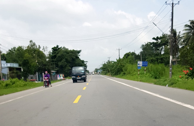Đoạn đường được cho là xảy ra vụ cướp xe Toyota Innova ở thị trấn Phú Lộc (Thạnh Trị, Sóc Trăng).