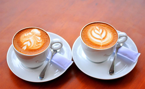 Uống cà phê khi đang bị bệnh chỉ càng làm tình trạng bệnh thêm xấu hơn. Ảnh: serano.