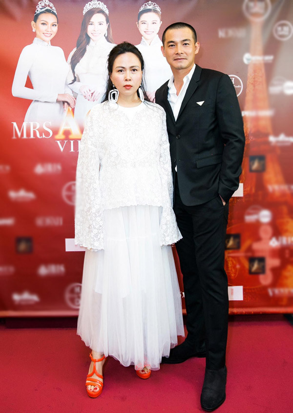 Quách Ngọc Ngoan và Phượng Chanel trong một lần sải bước trên thảm đỏ. Ảnh: tin247.