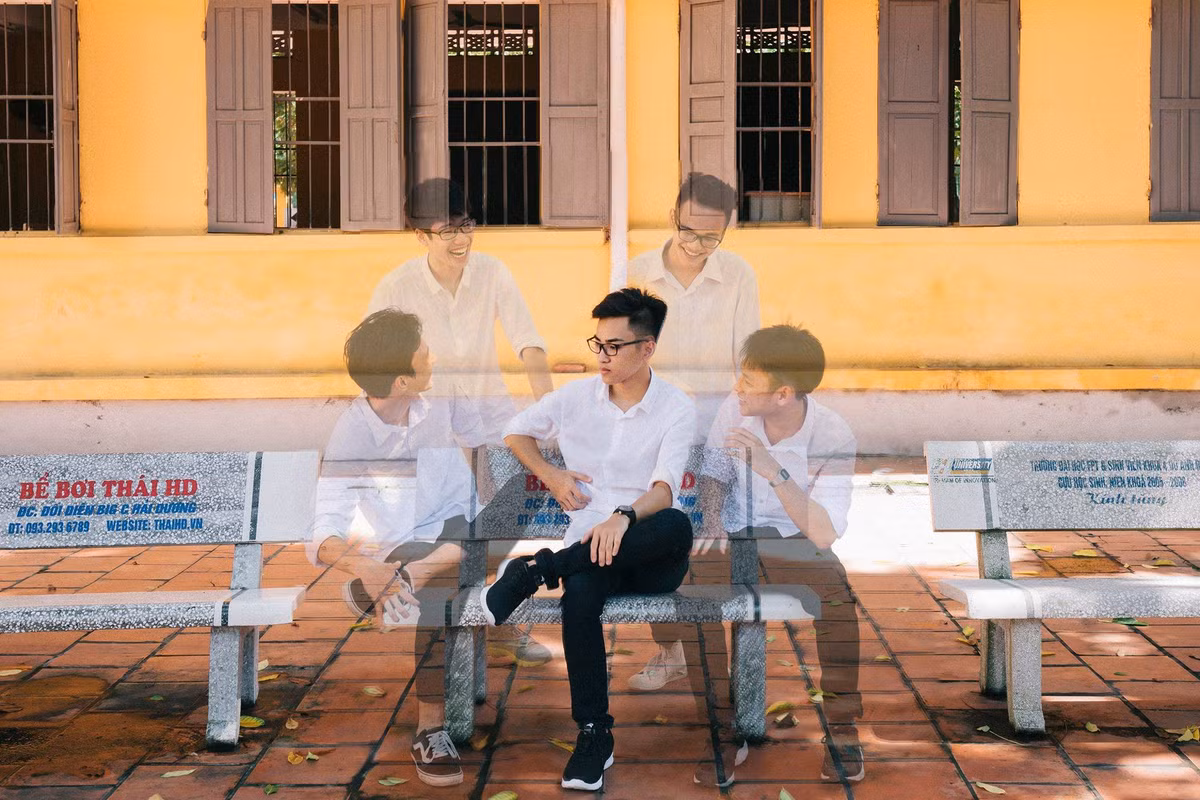 Đám bạn thân vẫn ríu rít cùng nhau mỗi ngày.