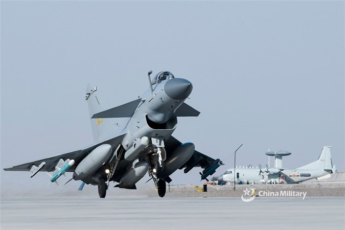Tuy các thông số được Trung Quốc đưa ra rất ấn tượng, nhưng điểm mấu chốt, đây vẫn là dòng chiến đấu cơ chưa qua thực chiến.