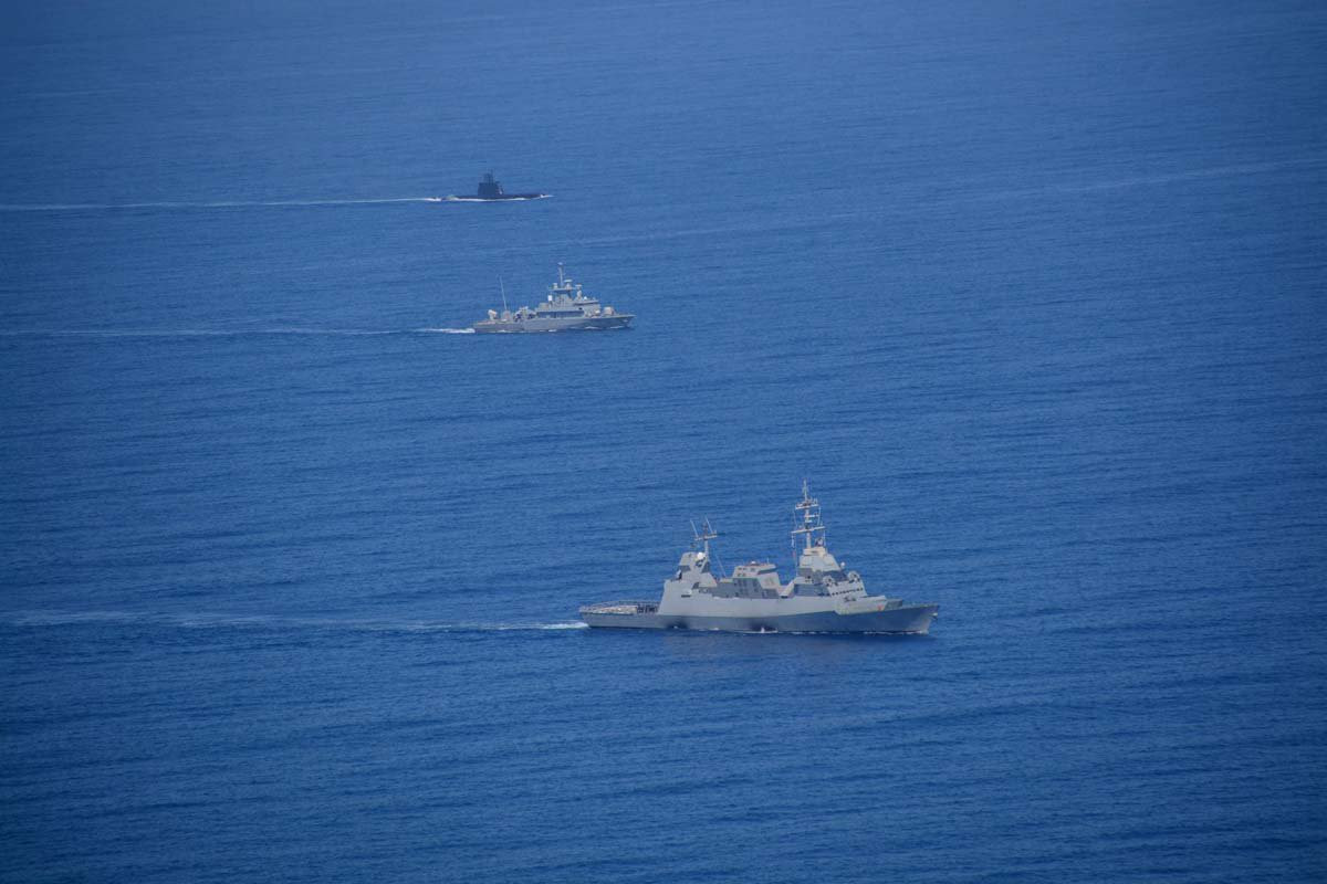 Hải quân Israel thậm chí còn tự tin vào năng lực phòng không của Sa'ar 5 nâng cấp đến mức tháo bỏ toàn bộ tổ hợp pháo phòng thủ tầm gần Phalanx CIWS đi, nhờ cải tiến này mà Sa'ar 5 giữ vững ngôi vị tàu hộ vệ cỡ nhỏ mạnh nhất thế giới của mình.