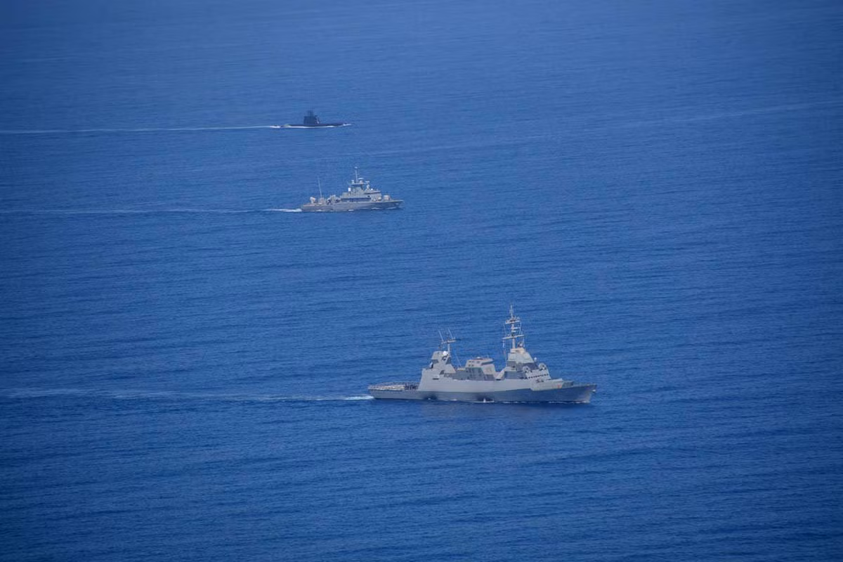 Hải quân Israel thậm chí còn tự tin vào năng lực phòng không của Sa'ar 5 nâng cấp đến mức tháo bỏ toàn bộ tổ hợp pháo phòng thủ tầm gần Phalanx CIWS đi, nhờ cải tiến này mà Sa'ar 5 giữ vững ngôi vị tàu hộ vệ cỡ nhỏ mạnh nhất thế giới của mình.