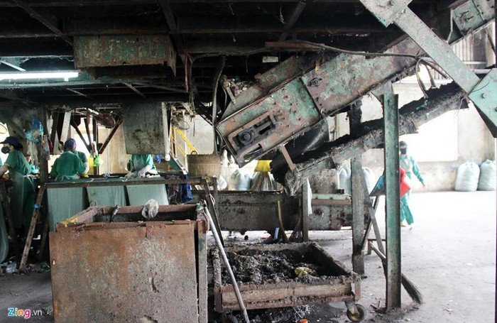 Ngoài ưu đãi đầu tư, năm 2012, tỉnh Cà Mau đã cho nhà máy ứng 20 tỷ đồng tiền xử lý rác. Năm 2016, khi tỉnh Cà Mau lùm xùm chuyện Công ty Công Lý tặng 2 xe sang cho Tỉnh ủy, UBND tỉnh Cà Mau thì Công ty Công Lý được ứng 25 tỷ đồng để bảo trì thiết bị.