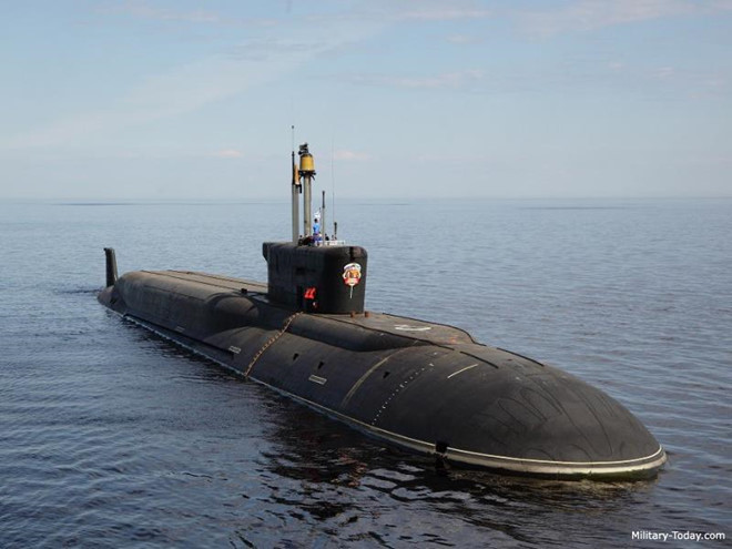 Mỗi tàu ngầm hạt nhân chiến lược lớp Borei có thể mang theo 16 tên lửa Bulava. Như vậy, mỗi tàu có thể mang theo tối đa 160 đầu đạn hạt nhân. Tàu ngầm Borei cũng đang được nâng cấp để mang theo 20 tên lửa Bulava. Ảnh: Military Today.