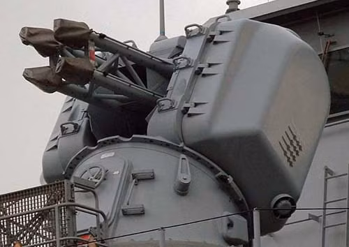 Sea Zenith là một hệ thống phòng thủ tầm gần tiên tiến do Thổ Nhĩ Kỳ chế tạo. Nó sử dụng 4 pháo 25mm của Oerlikon với tốc độ bắn của cả 4 pháo là hơn 3.200 phát/phút, tạo nên một lưới lửa phòng thủ chống lại các tên lửa hành trình bay thấp, tên lửa chống hạm, trực thăng, ca nô hay thủy lôi.