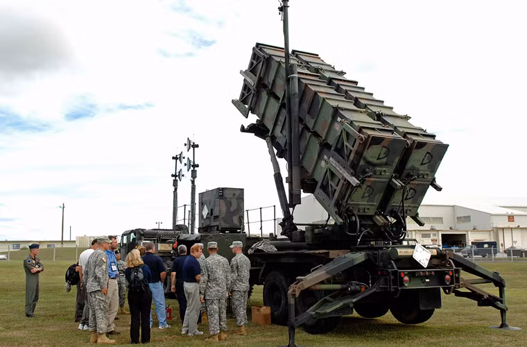 Đạn tên lửa của PAC-2GEM được trang bị ngòi nổ cải tiến với thời gian nổ nhanh hơn, cho phép tên lửa đối phó hiệu quả với các mục tiêu tên lửa đạn đạo chiến thuật.