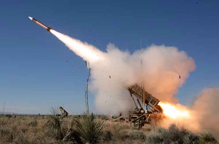 Thực tế, Hàn Quốc luôn ý thức được mối đe dọa tên lửa đạn đạo Triều Tiên nên trong những năm qua, chính quyền nước này đã xây dựng “Hệ thống Phòng thủ Tên lửa và Phòng không Hàn Quốc” hoặc gọi tắt là KAMD (Korea Air and Missile Defense System). KAMD được Hàn Quốc độc lập xây dựng khi nước này từ chối tham gia hệ thống phòng thủ tên lửa mà Mỹ đứng đầu.