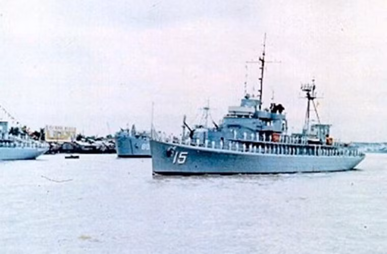 Tới đầu năm 1972, Absecon bị loại biên chế khỏi lực lượng tuần duyên Mỹ và chuyển giao cho chính quyền Việt Nam Cộng hòa sử dụng vào tháng 6/1972 với tên gọi Phạm Ngũ Lão (HQ-15). Thời điểm này, toàn bộ hệ thống vũ khí chống ngầm bị loại bỏ.