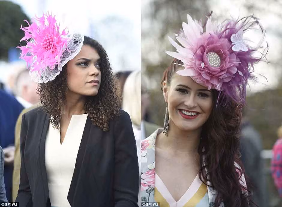 Chị em đua sắc trong dịp này.