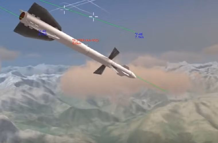 Loại thứ hai là R-27ER lắp đầu tự dẫn radar bán chủ động nhưng được tăng tầm bắn hiệu quả lên 2-65,5km, tầm bắn xa nhất 117km, độ cao bắn hạ từ 20m tới 27.000m.