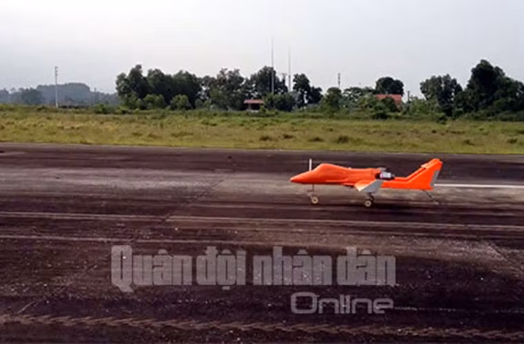 Đại úy phi công Nguyễn Văn Hải, người trực tiếp điều khiển hỏa lực trong chuyến bay thử nghiệm đã khẳng định, máy bay Su-30MK2 đã phát hiện được UAV-02 như một chiếc máy bay tiêm kích, radar đã khóa được mục tiêu. Căn cứ vào kết quả giải mã khách quan sau chuyến bay, các chuyên gia vũ khí hàng không đã khẳng định UAV-02 đủ điều kiện làm mục tiêu cho Su-30MK2 huấn luyện chặn kích.