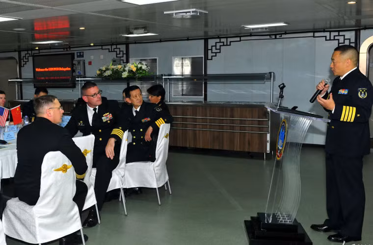 Việc các sĩ quan Mỹ lên thăm tàu sân bay Liêu Ninh chính thức bác bỏ mọi thông tin đồn đoán trước đó cho rằng Trung Quốc đã đưa chiếc tàu này cùng tiêm kích hạm J-15 tới bờ biển Syria để có thể tham gia chiến dịch không kích phiến quân IS mà Nga đang thực hiện.