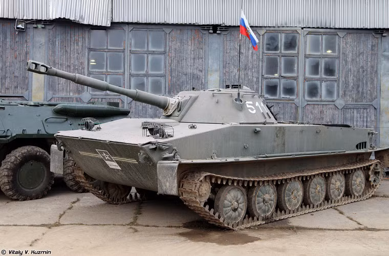 Xe tăng lội nước huyền thoại PT-76B.