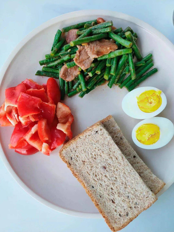 Nghiên cứu chỉ ra, lượng luteolin hao hụt tới 45% ở 90°C. Ở mức 110°C, lượng luteolin giảm tới 80%. Do đó, chuyên gia khuyên nên dùng thực phẩm này trực tiếp, tốt nhất không nên xử lý qua nhiệt. (Ảnh: Sohu)