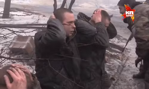 Video quay canh 7 linh Ukraine bi ly khai bat giu