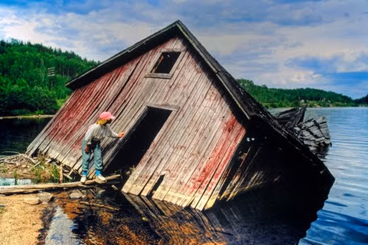 Ontario, Canada: Thị trấn nhỏ Ontario có những tòa nhà bị bỏ hoang hầu như vẫn còn nguyên vẹn.