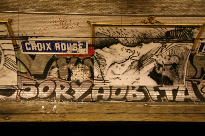 Nhà ga Croix Rouge, Paris, Pháp: Nhà ga này bị dừng hoạt động từ năm 1939 và chưa bao giờ được mở lại.