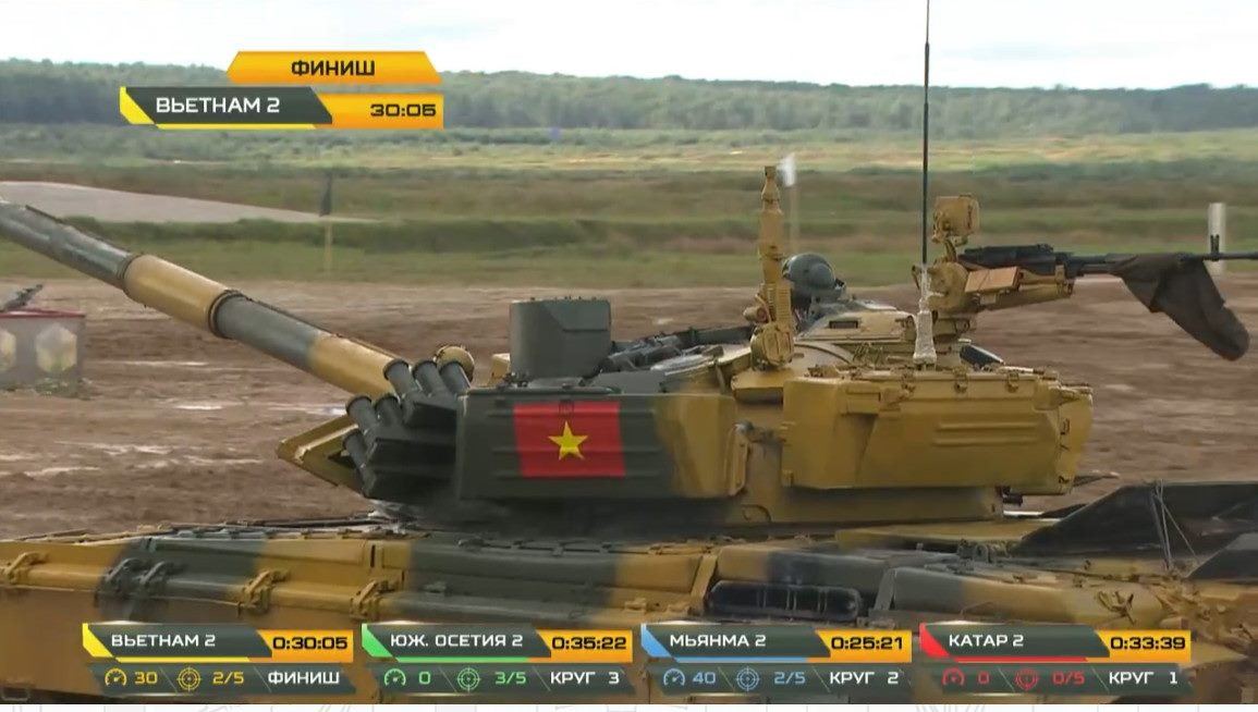 Các VĐV của Đội tuyển Xe tăng Việt Nam đã hạ gục mục tiêu số 25 (máy bay trực thăng) bằng súng 12,7mm ở khoảng cách 800-1.000m.
