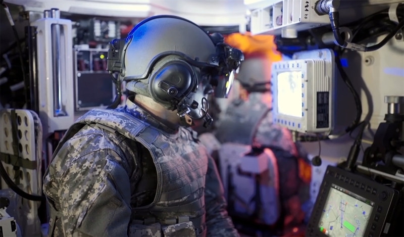 Ngoài chức năng chính là quan sát, Iron Vision còn hỗ trợ thu thập thông tin từ hệ thống cảm biến xung quanh xe để theo dõi và xác định các đối tượng đứng yên, hoặc chuyển động với phạm vi từ 150 đến 300 m.