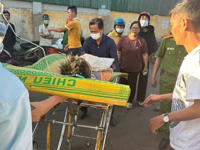 Dak Nong: Mot hoc sinh lop 11 choi phao tu che, no nat canh tay