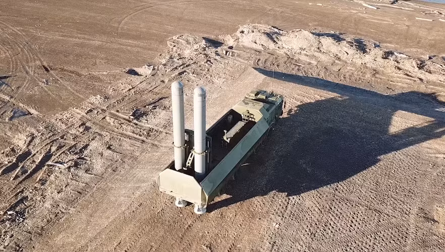 Xe phóng di động động K-340P, xe phóng này cũng sử dụng khung gầm đặc chủng MZKT-7930 - Nguồn: Bộ Quốc phòng Nga.