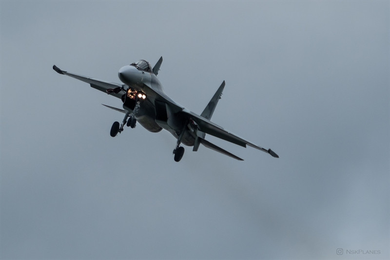 "Su-35S không chỉ giúp Ai Cập sánh ngang với các cường quốc khu vực, mà còn mang tới lợi thế rõ ràng trong những trận không chiến, cho phép họ tấn công những mục tiêu chiến lược như máy bay cảnh báo sớm của đối phương", tạp chí Military Watch có trụ sở tại Mỹ nhận xét.