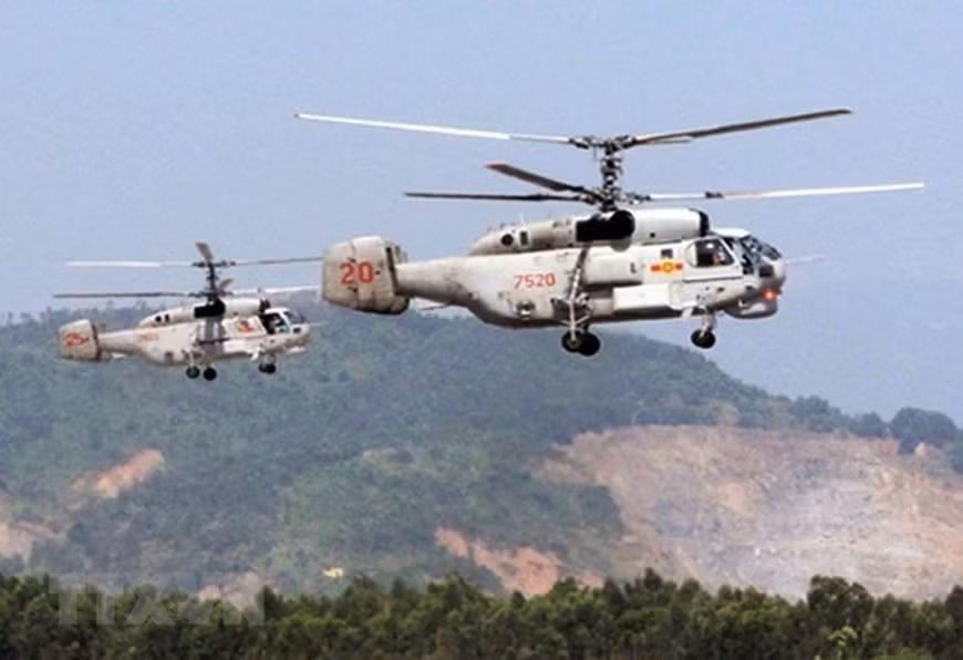 Trực thăng săn ngầm Ka-28 huấn luyện sẵn sàng chiến đấu. (Ảnh: Tư liệu/TTXVN phát)