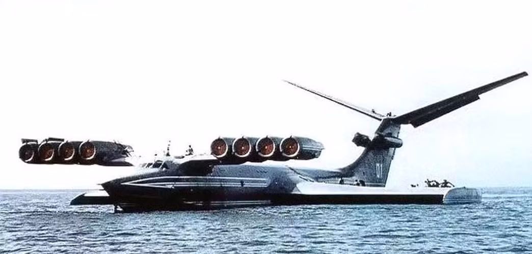 Vào năm 1980, do sai sót của phi công điều khiển mà KM đã phải tai nạn nghiêm trọng và bị chìm, do trọng lượng quá nặng, nó không thể được trục vớt lên. Nguồn ảnh: Tass