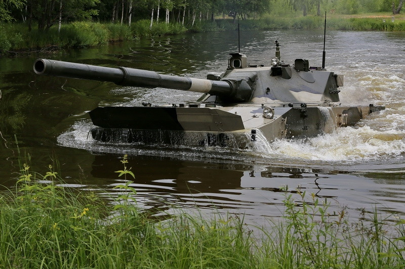 Tình năng làm nên sự khác biệt của Sprut-SD với Abrams và Merkava là phương tiện này có thể vừa bơi vừa bắn như khi ở trên cạn. Sau đó nhanh chóng đổ bộ từ dưới nước lên bờ tiếp tục cơ động và thực hiện nhiệm vụ tấn công.