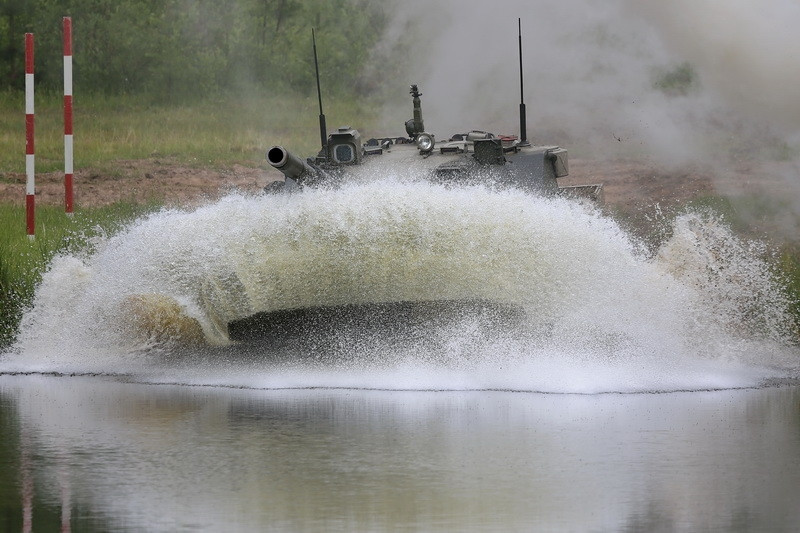 Sprut-SD với trọng lượng nhẹ chỉ 18 tấn nhưng lại được trang bị 01 pháo nòng trơn 2A75 125mm với cơ số 40 viên đạn, giúp cho sức mạnh của nó có thể sánh ngang với những xe tăng chiến đấu chủ lực.