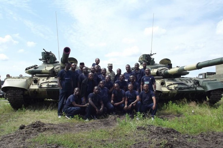 Theo số liệu do Viện Nghiên cứu Hòa bình Quốc tế Stockholm - SIPRI công bố, trong năm 2013, Ukraine và Cộng hòa Dân chủ Congo đã ký hợp đồng cung cấp 50 xe tăng chiến đấu chủ lực T-64A, tất cả sẽ được nâng cấp lên chuẩn T-64B1M trước khi bàn giao.