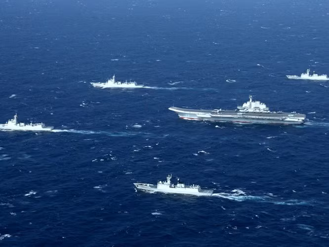 Tới đầu năm 1998, tàu không có động cơ, bánh lái, hầu hết các hệ thống hoạt động, cuối cùng nó được đưa ra bán đấu giá.