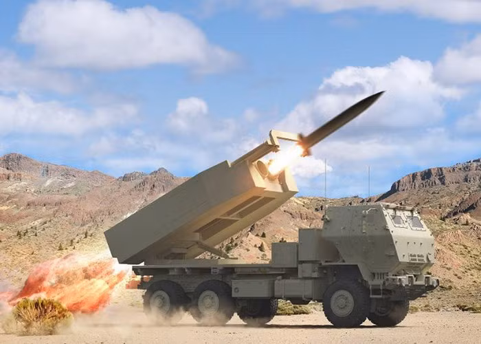 Trong tương lai, PrSM cơ bản sẽ thay thế ATACMS để trở thành dòng vũ khí phổ dụng của Lục quân và Thủy quân lục chiến Mỹ với khả năng đáp ứng dài tác chiến từ pháo binh tầm xa tới tên lửa đạn đạo tầm ngắn.