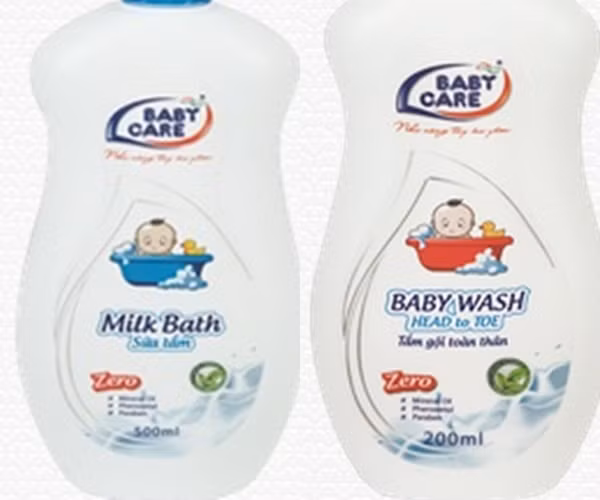 Hai loại sữa tắm Baby Care bị đình chỉ lưu hành là Baby Care Milk Bath và sản phẩm Baby Care Baby Wash Head To Toe. Hai sản phẩm này có bán rộng rãi trên thị trường.