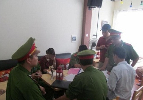 Dọc giai de mon Su o Ha Noi: Hai doi tuong bi bat khai gi?-Hinh-2