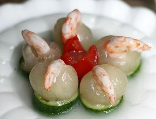 Nhãn lồng bọc tôm món ăn cực lạ và rất ngon miệng.