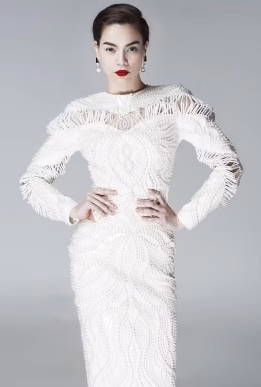 Nhan sắc của Hồ Ngọc Hà hiện nay đã được gọi là "đẳng cấp". Bởi không chỉ khuôn mặt, vóc dáng mà thời trang của Hồ Ngọc Hà cũng để lại dấu ấn rất riêng, khó có ca sĩ nào có thể sánh kịp.