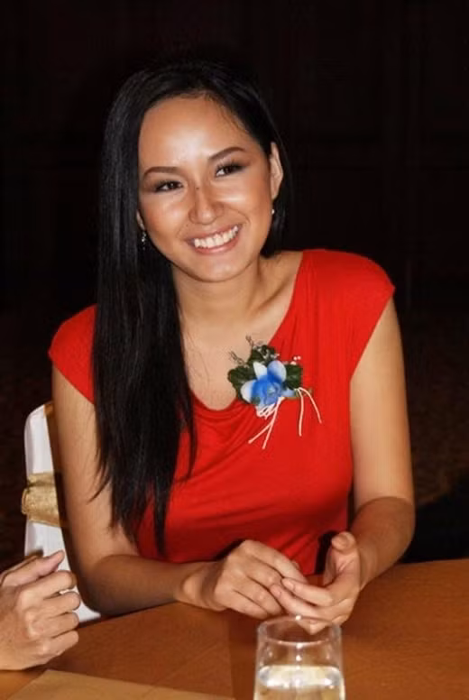 Thời còn học cấp 3, trước khi thi Hoa hậu Việt Nam thì Mai Phương Thúy chỉ sở hữu chiều cao "khủng" mà thôi, còn những đường nét trên gương mặt đều bình thường, không có gì nổi bật.