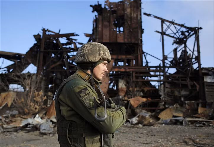 Vấn đề được giới quan sát chú ý nữa là liệu các hệ thống tác chiến điện tử của Ukraine có đủ sức vô hiệu hóa, hay chí ít là làm nhiễu sóng radar phòng không của Nga hay không?