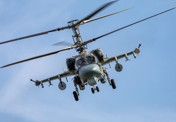 Tai mắt của Vitebsk là cụm cảnh báo chiếu xạ radar kỹ thuật số L150 "Pastel" gắn ở mũi, đầu cánh và đuôi máy bay. Nó hoạt động trong dải tần 1,2-18 GHz, có thể quan sát 360 độ theo chiều ngang và 60 độ theo phương thẳng đứng. Cùng với đó là cảm biến tử ngoại L370-2 và cảm biến laser L140 "Otklik", cho phép phát hiện tín hiệu nhiệt từ tên lửa và chùm laser dẫn đường của đối phương.