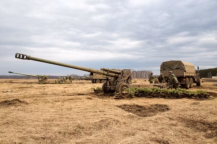 Trong hai mẫu pháo trên thì 2A65 "Msta-B" có nhiều khả năng nhất bởi hiện tại Nga đang triển khai một số đơn vị pháo Msta-B tại Syria, và số pháo trên xuất hiện tại quốc gia Trung Đông ngay trong giai đoạn đầu Nga tham chiến tại Syria. Nguồn ảnh: Wiki.