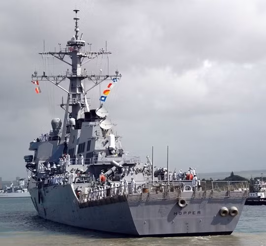 Arleigh Burke là lớp tàu khu trục đầu tiên của Mỹ được trang bị hệ thống tác chiến Aegis, hệ thống radar quét pha chủ động SPY-1D… Ảnh: seaforces.