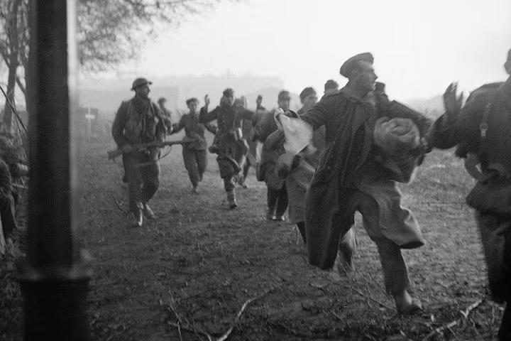 Các tù binh Đức đầu tiên sau cuộc đổ bộ.