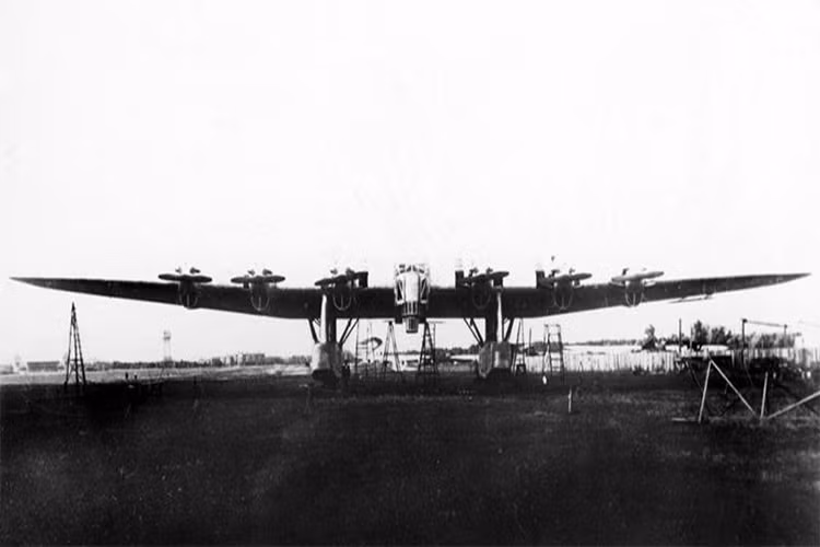 Các thông số trên giúp cho chiếc Kalinin K-7 trở thành một con quái vật biết bay, một chiếc thiết giáp hạm trên không của Liên Xô, vượt trội hoàn toàn các đối thủ khác trên khắp thế giới. Nguồn ảnh: warhead.su.