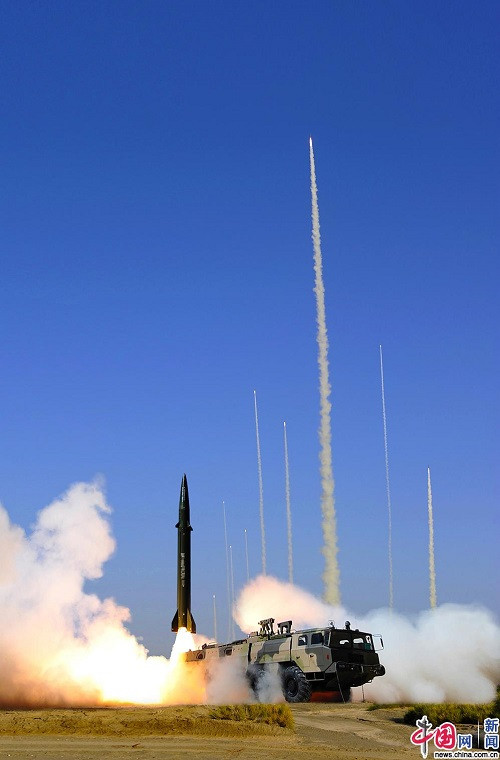 Theo các con số ước tính không chính thức Quân đội Trung Quốc đang sở hữu từ 500-600 đơn vị DF-11 ở tất cả các biến thể. Việc sử dụng DF-11 trong diễn tập bắn đạn thật là cách khá tốt để Quân đội Trung Quốc vừa thải loại các loại tên lửa cũ, vừa giúp binh sĩ nước này làm quen với môi trường tác chiến thực tế. Nguồn ảnh: China News.
