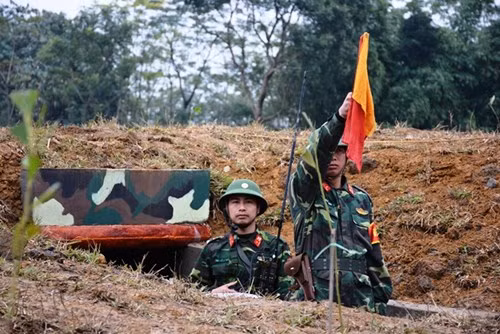 Chỉ huy bến vượt.